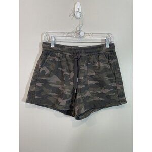 Athleta Farallon Short Womens Camo Shorts Size 6 Comfy Summer Green Drawstring